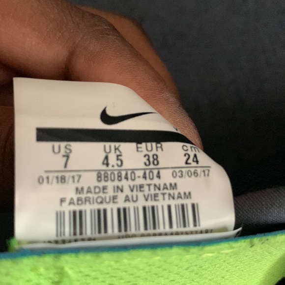 Nike Free RN size 7y blue they are in good condition no damages - Picture 4 of 6